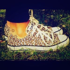 Converse,leopard print